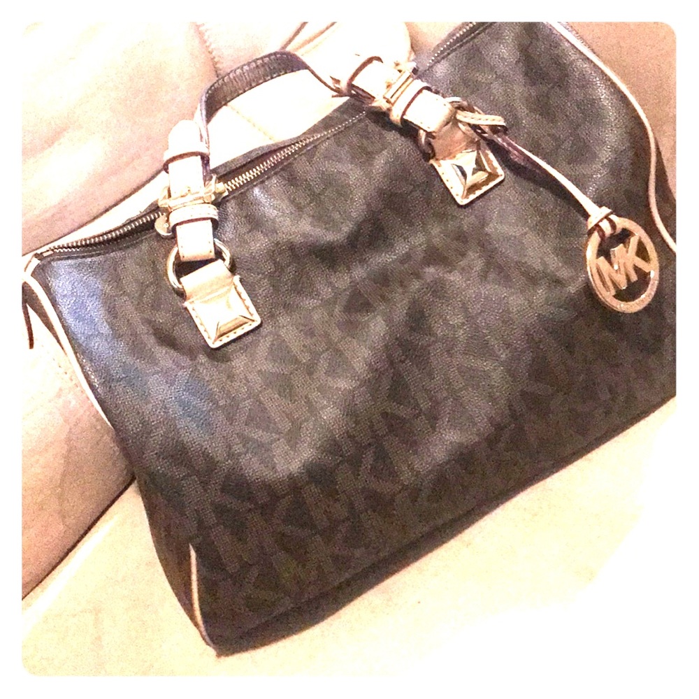 Authentic Michael Kors Grayson Monogram Satchel